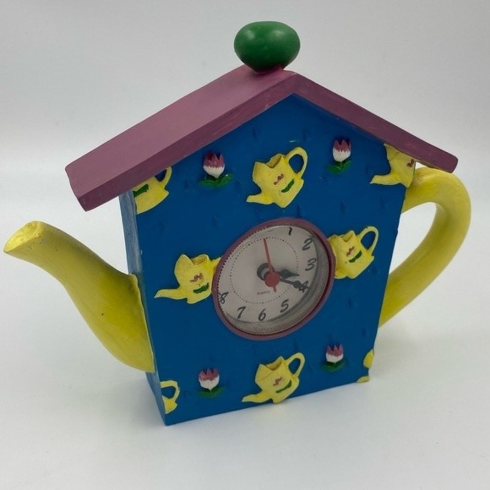 Vintage Teapot Shaped House Quartz Tabletop Ceramic Clock